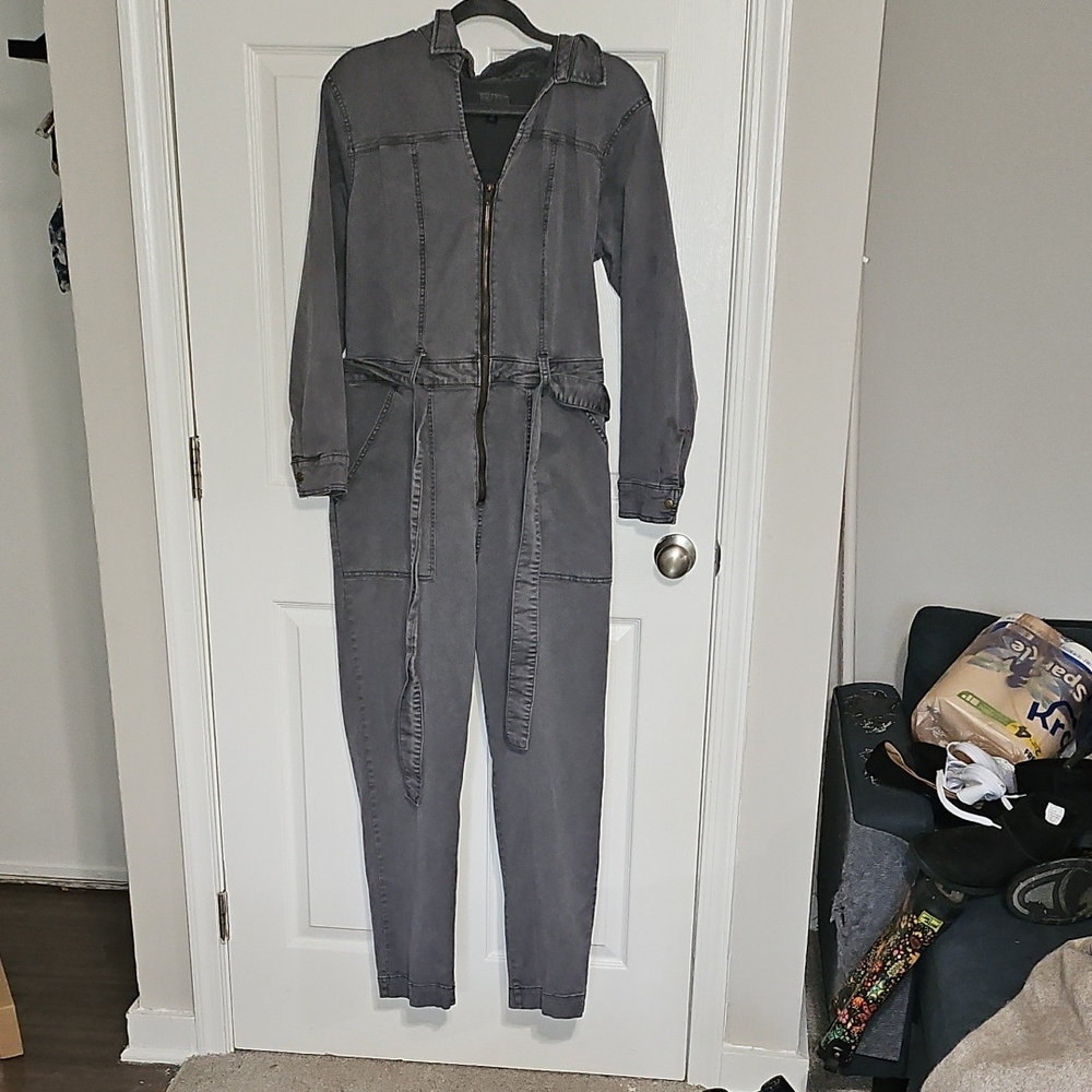 Universal Thread Gray Jumpsuit with Collared Neckline and Belted Waist